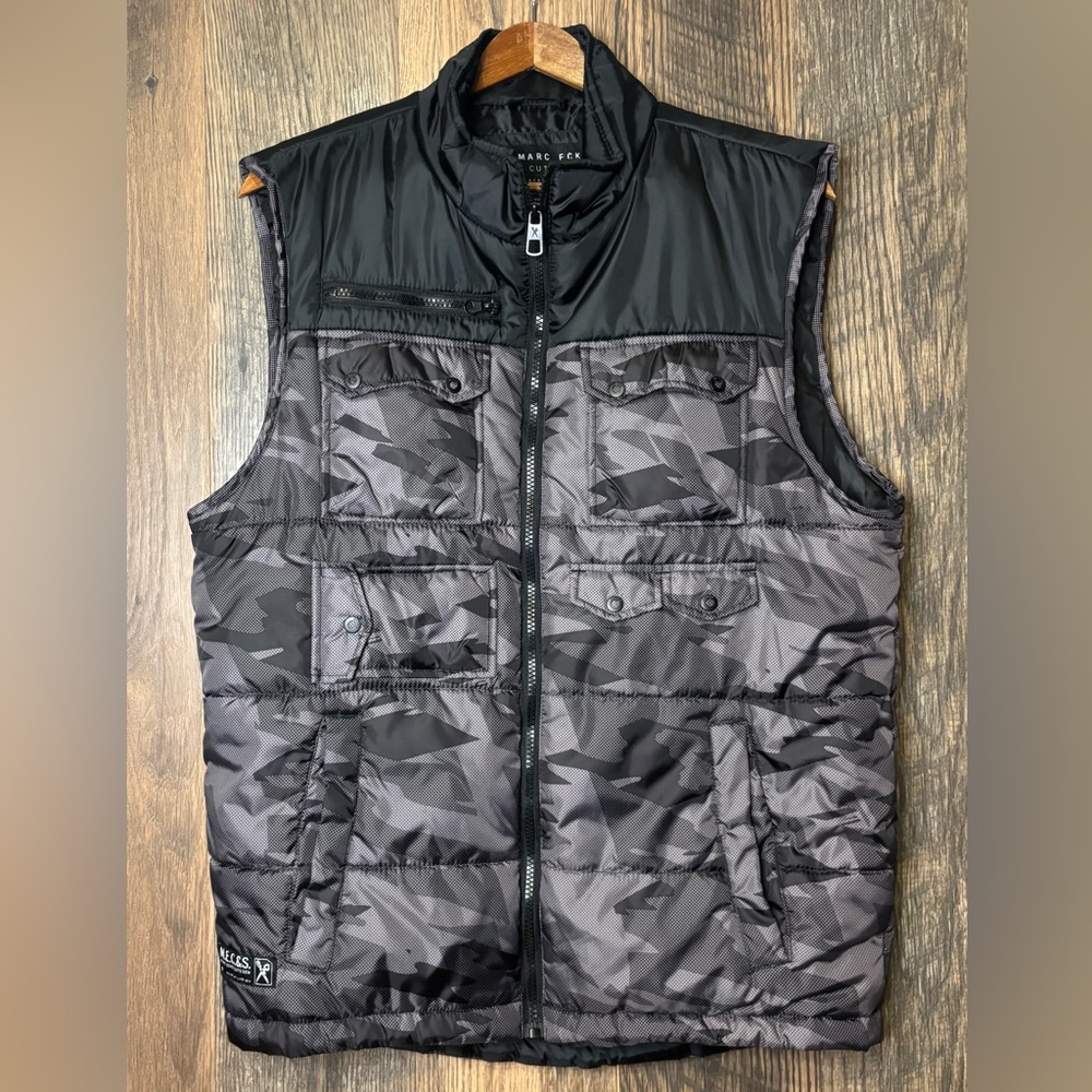 Marc Ecko Cut And Sew Men's Army Black/Gray Zip Up Vest Size Medium Street Camo!